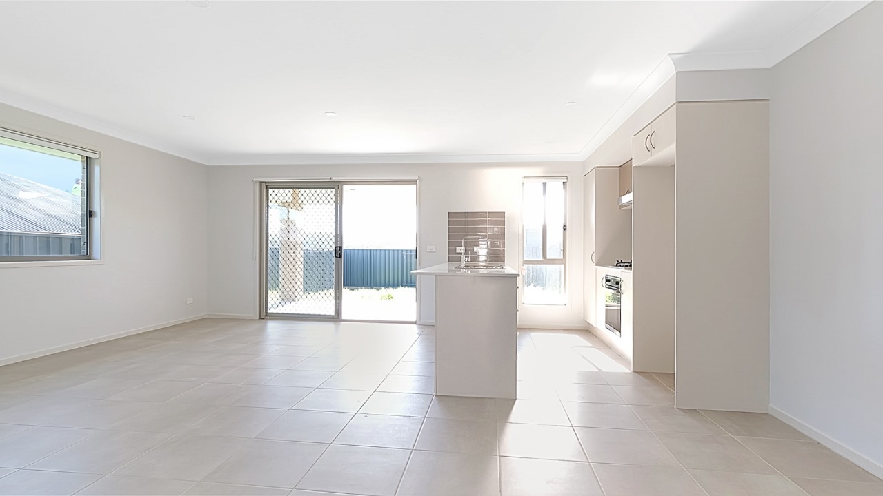 Real Estate - Invest in a Dual Key (Indoor view)
