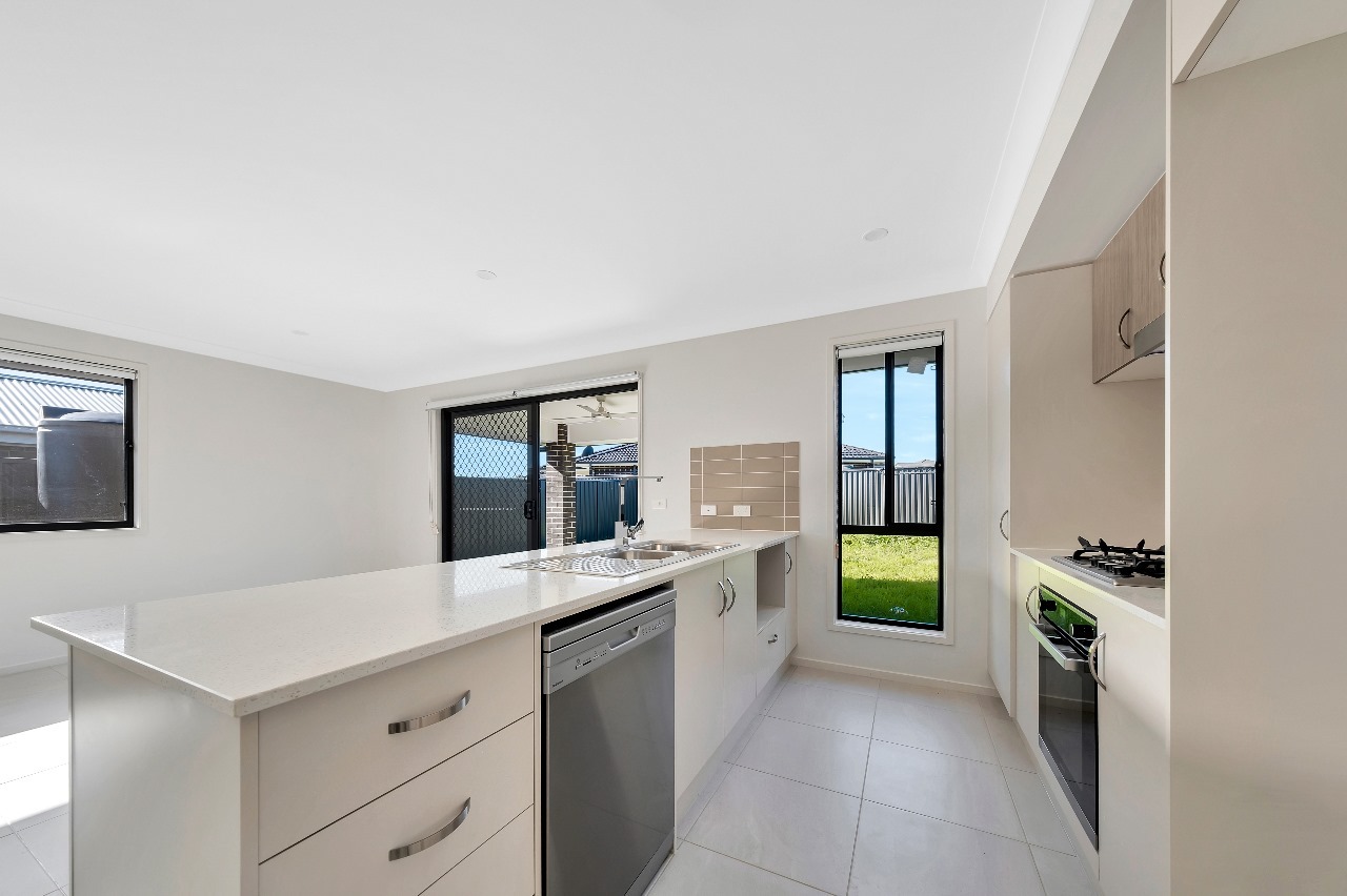 Real Estate - Invest in a Dual Key (Indoor view)